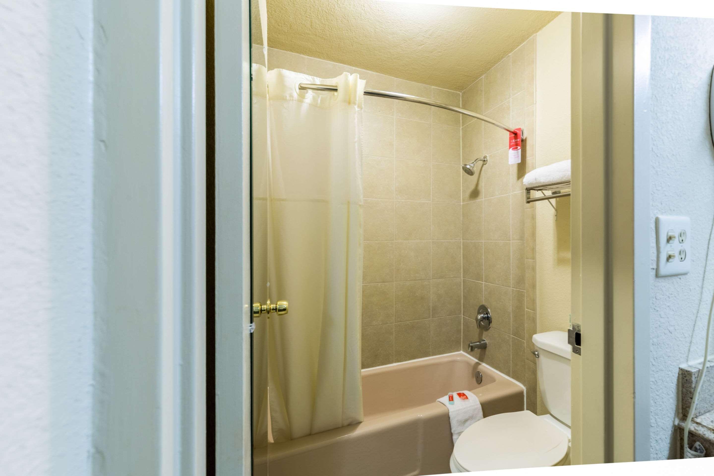Econo Lodge Бейтаун Екстериор снимка
